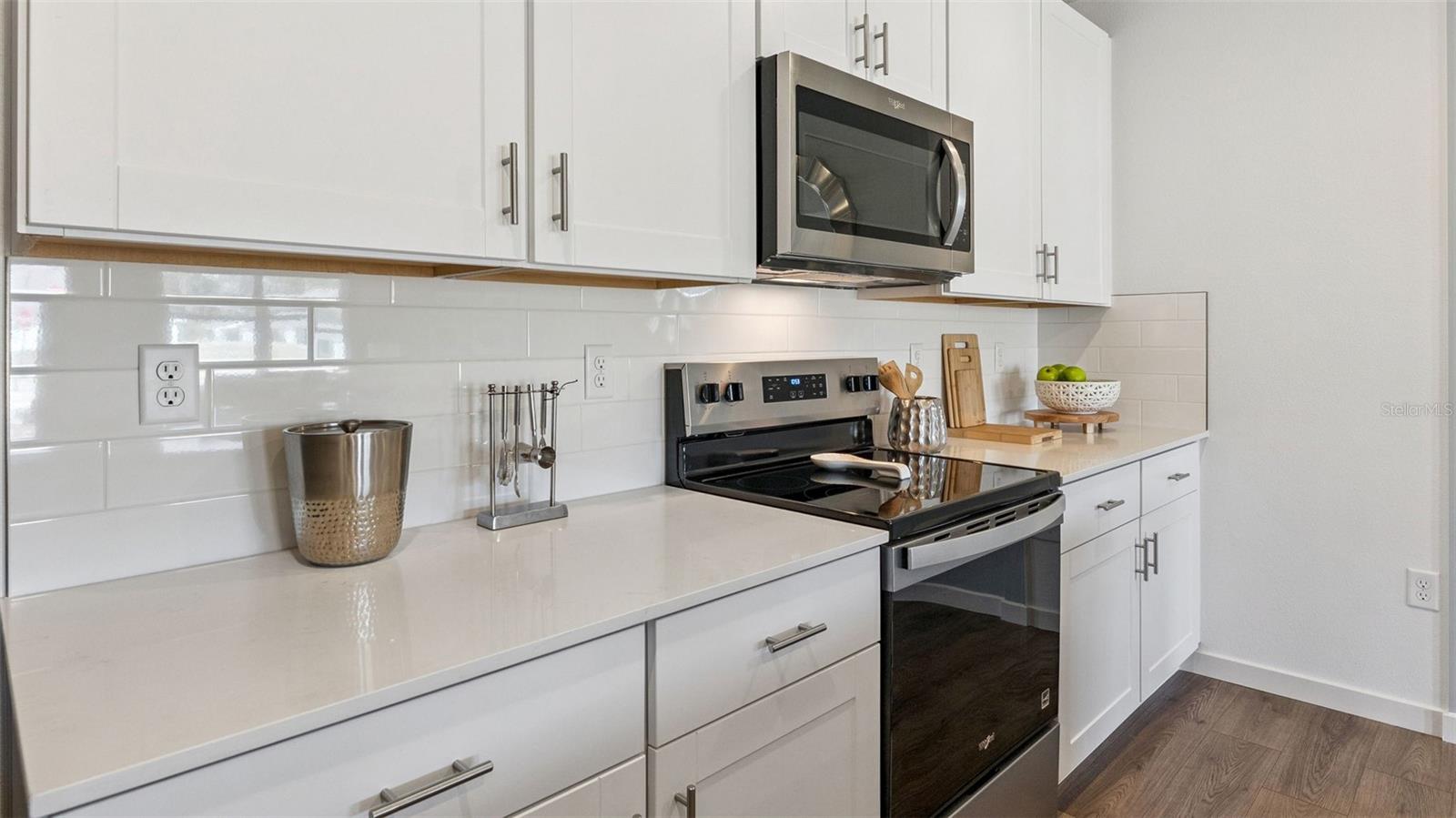2516 KINSALE LN — photo 8