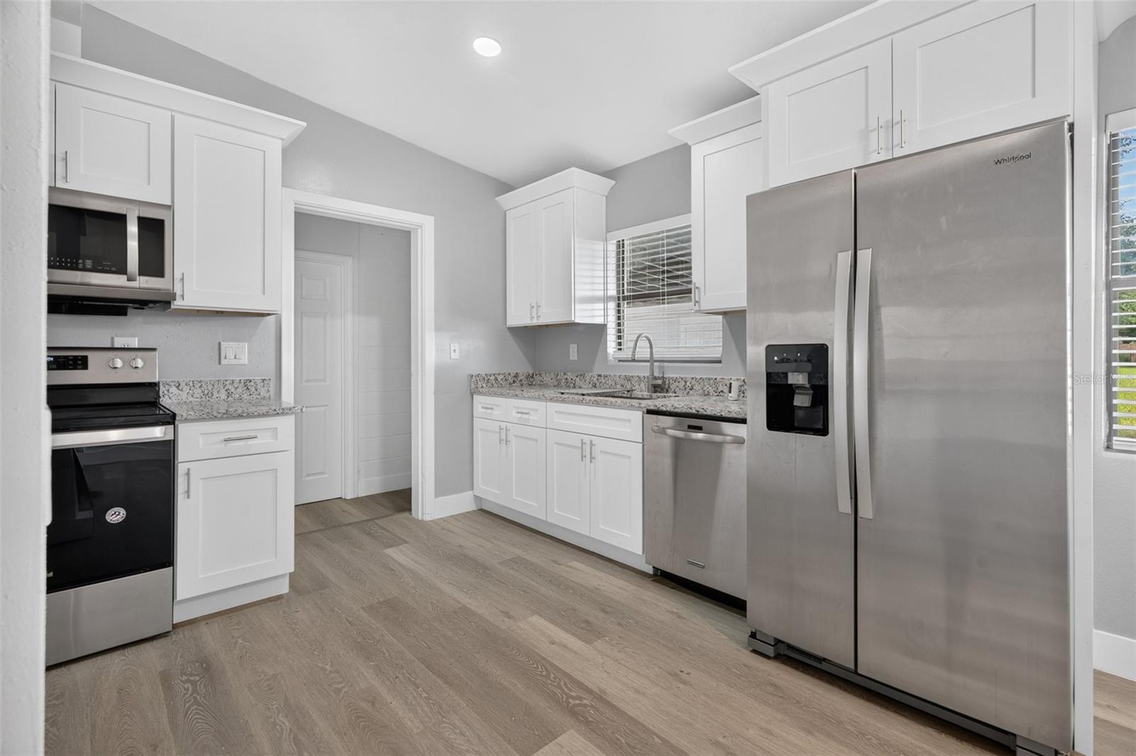 2500 MYRTLE AVE — photo 4