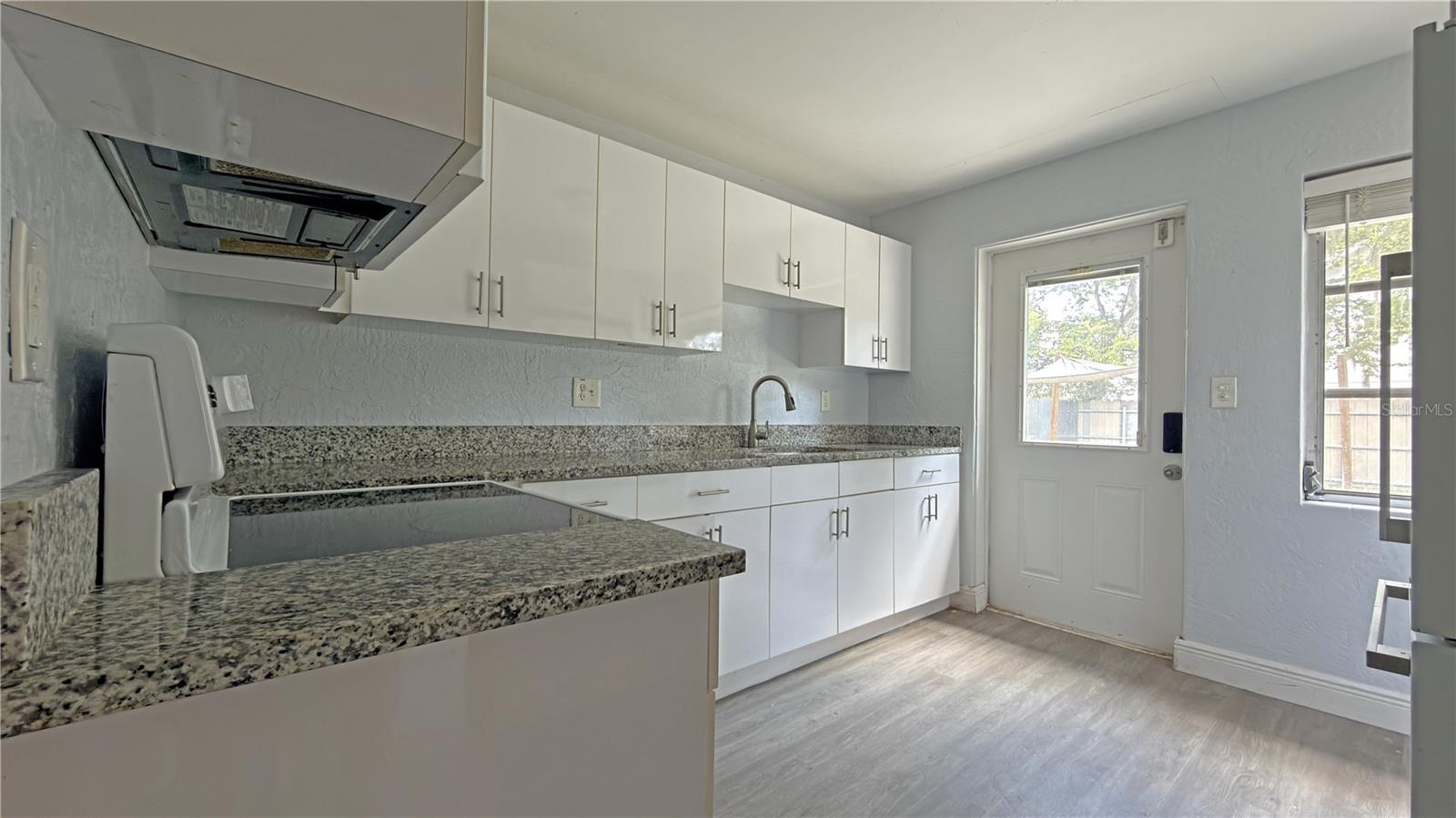 126 PALM DR — photo 12