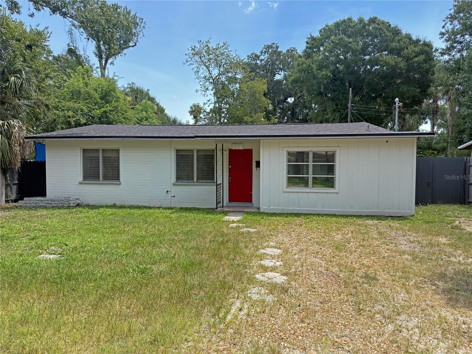 126 PALM DR