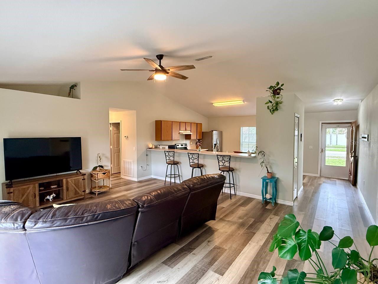 267 AUTUMN RIDGE RD — photo 3