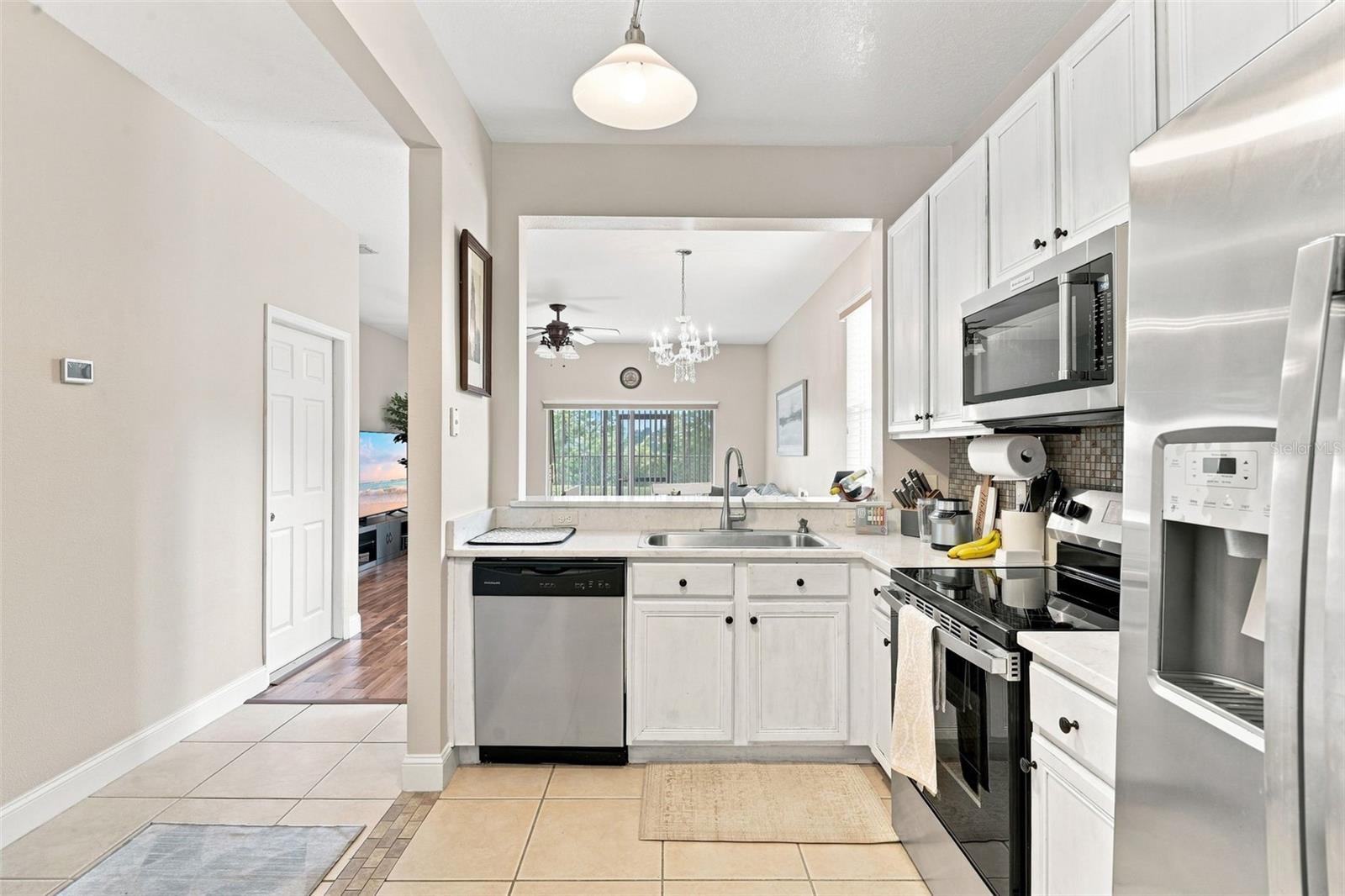 1610 RETREAT VIEW CIR — photo 6