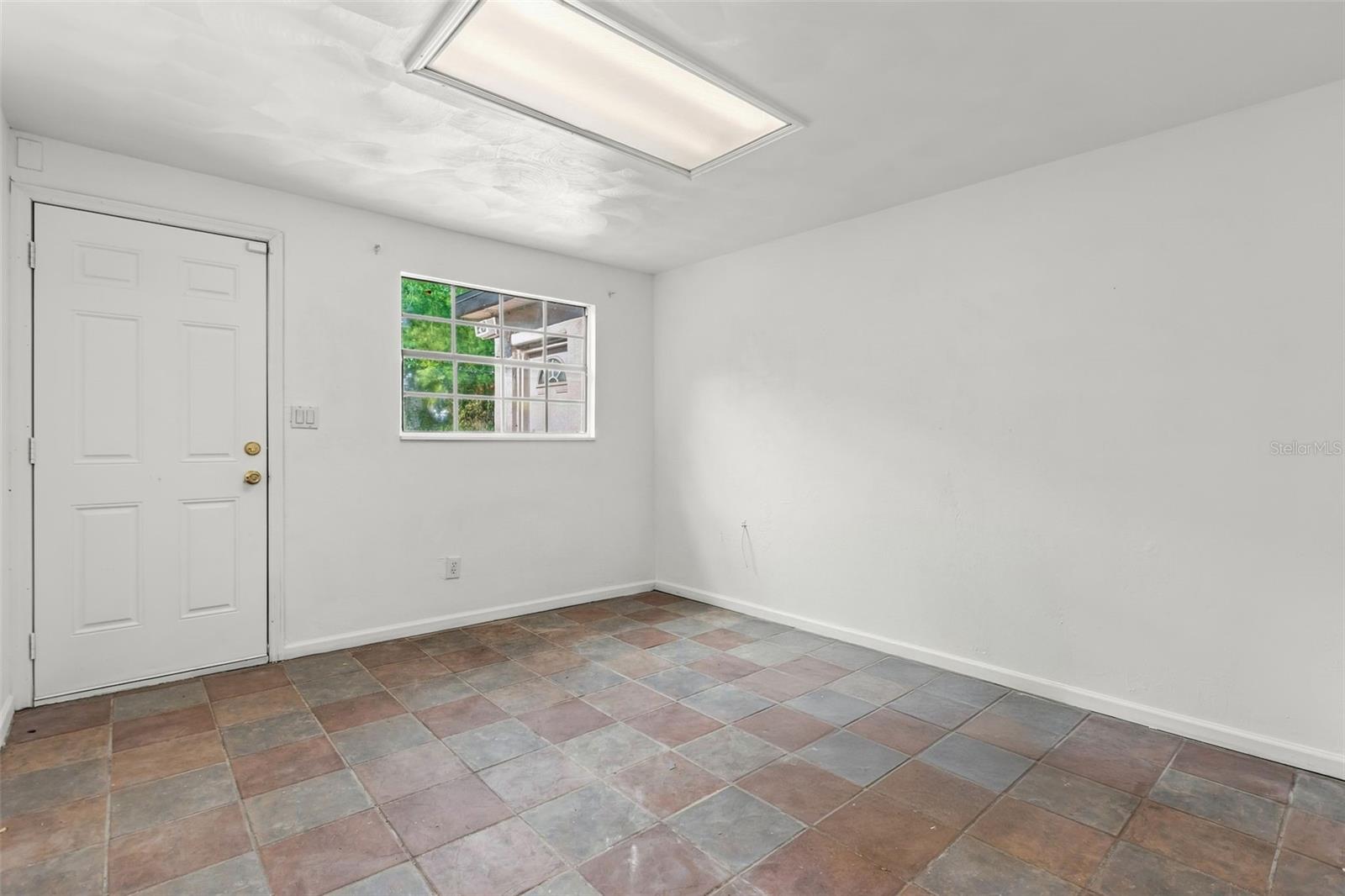1432 RICHMOND AVE — photo 5