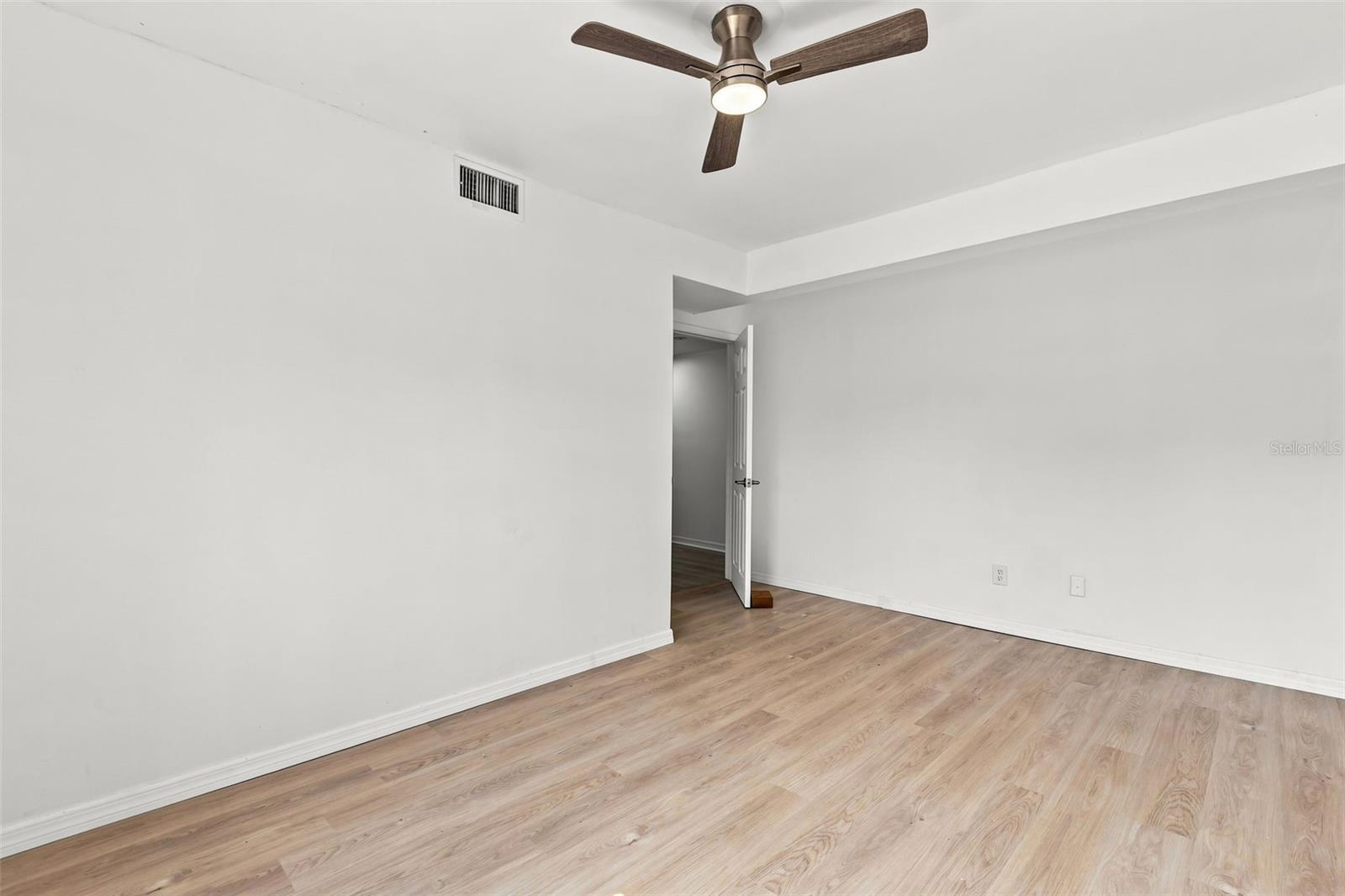 1432 RICHMOND AVE — photo 10