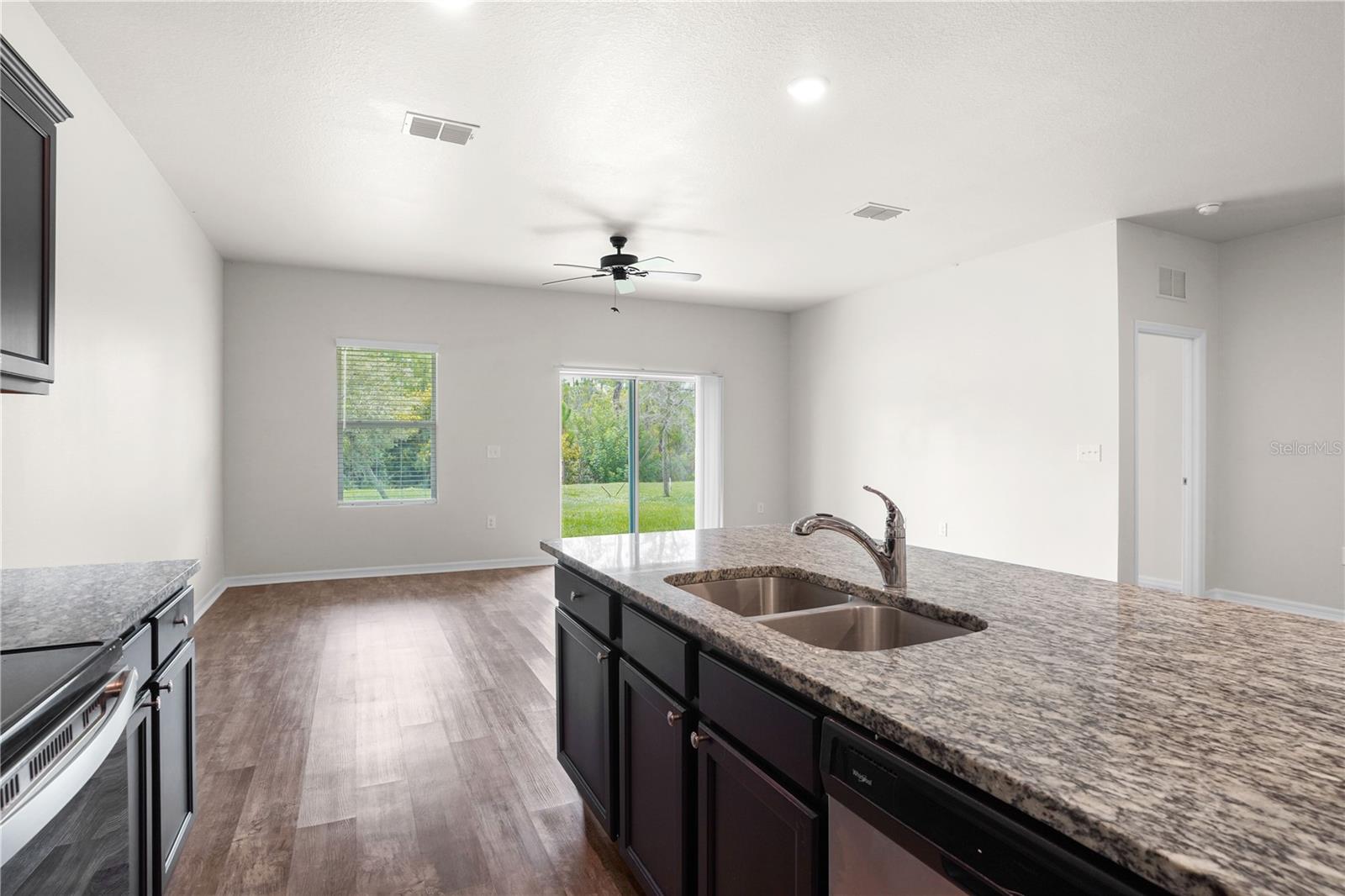 3004 NEVERLAND DR — photo 12