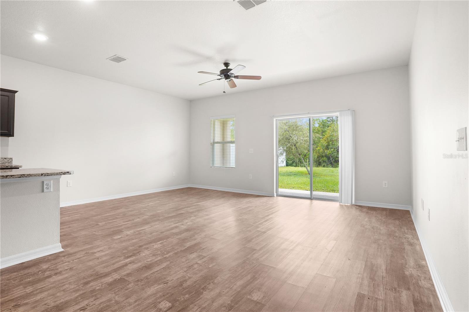 3004 NEVERLAND DR — photo 7