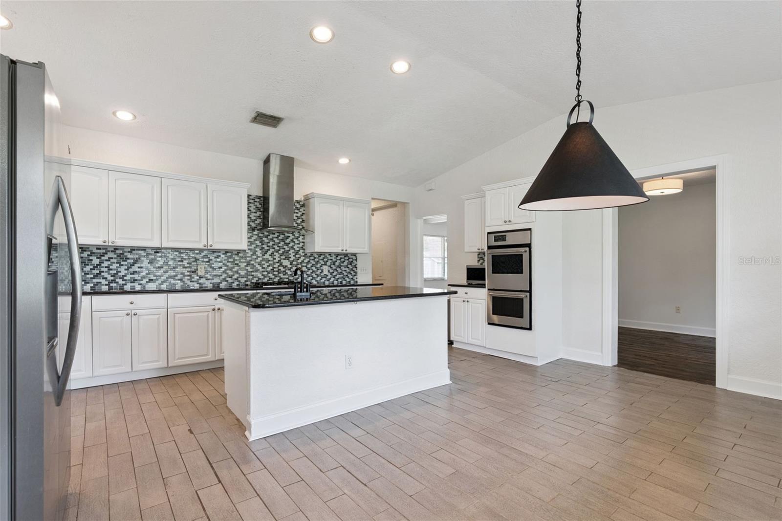 207 S SUMMERLIN AVE — photo 11
