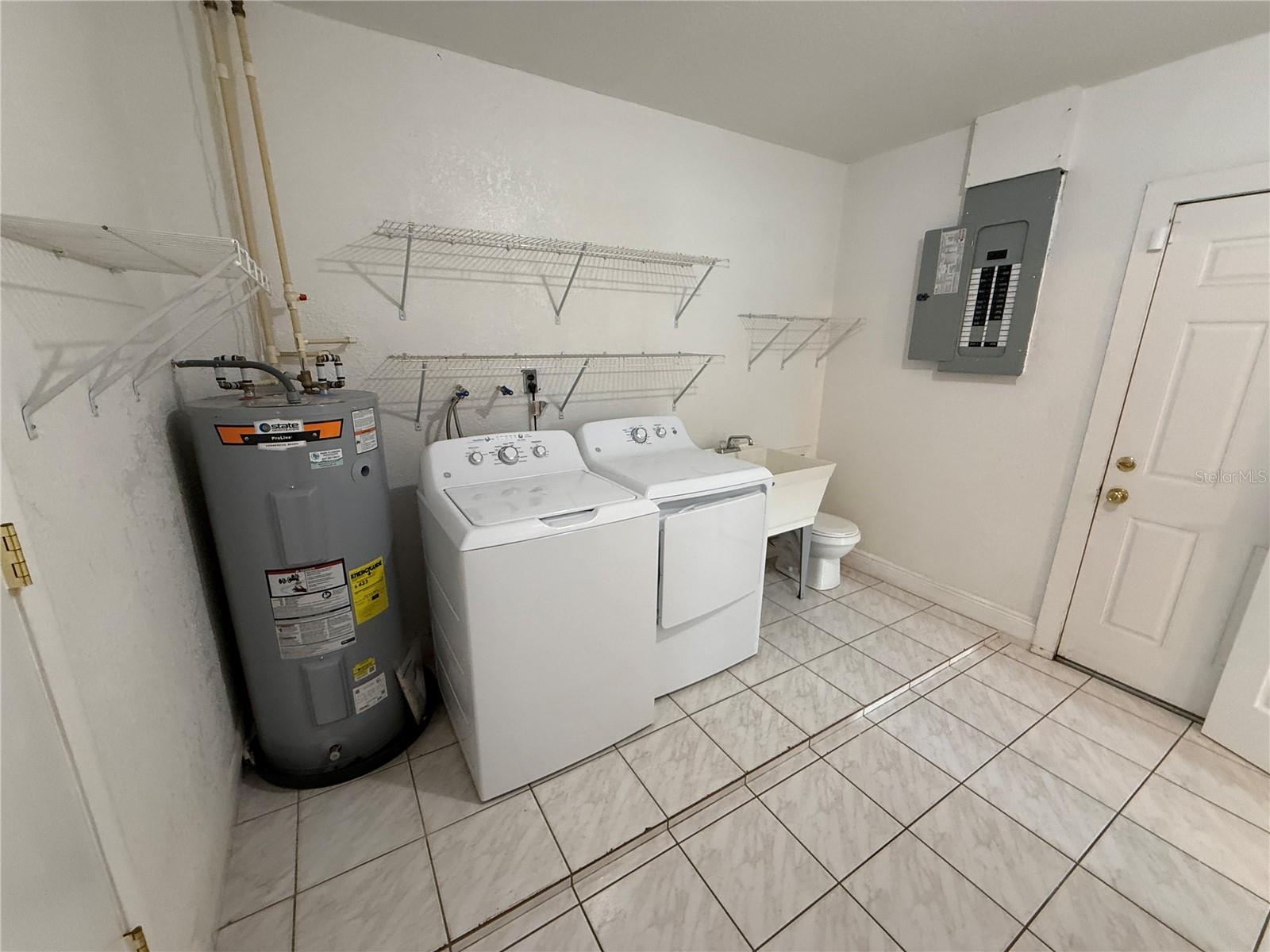202 YALE DR — photo 11