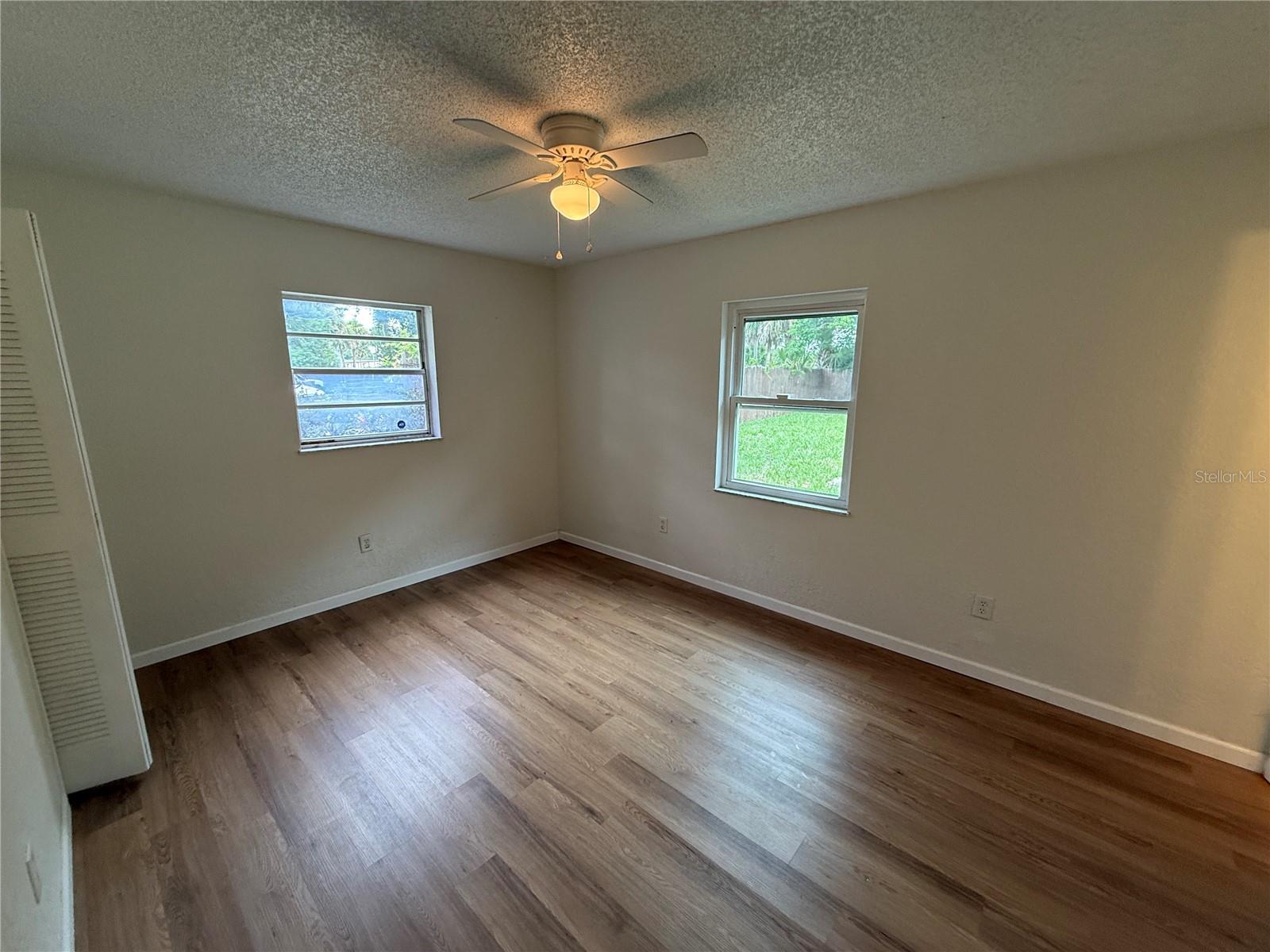 202 YALE DR — photo 12