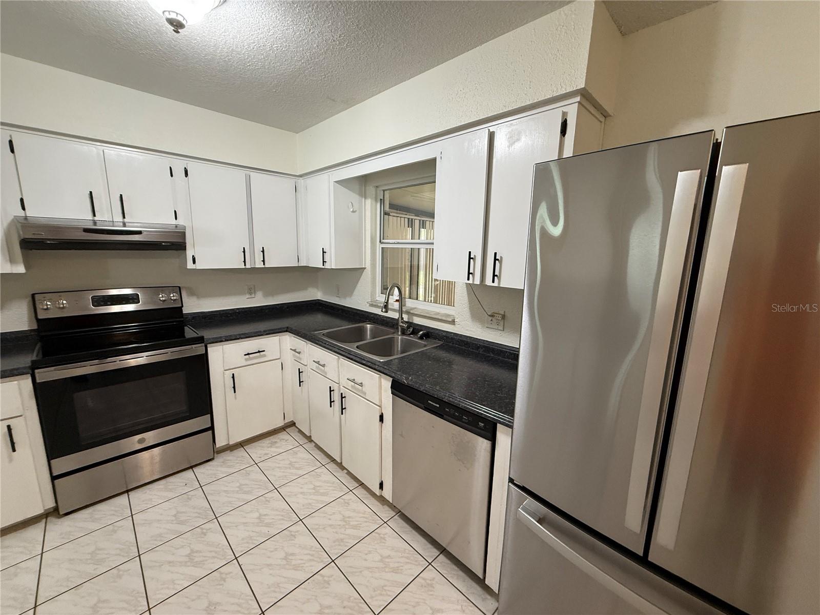 202 YALE DR — photo 6