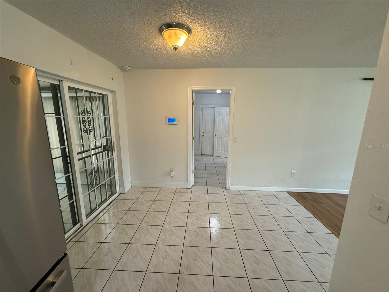 202 YALE DR — photo 9