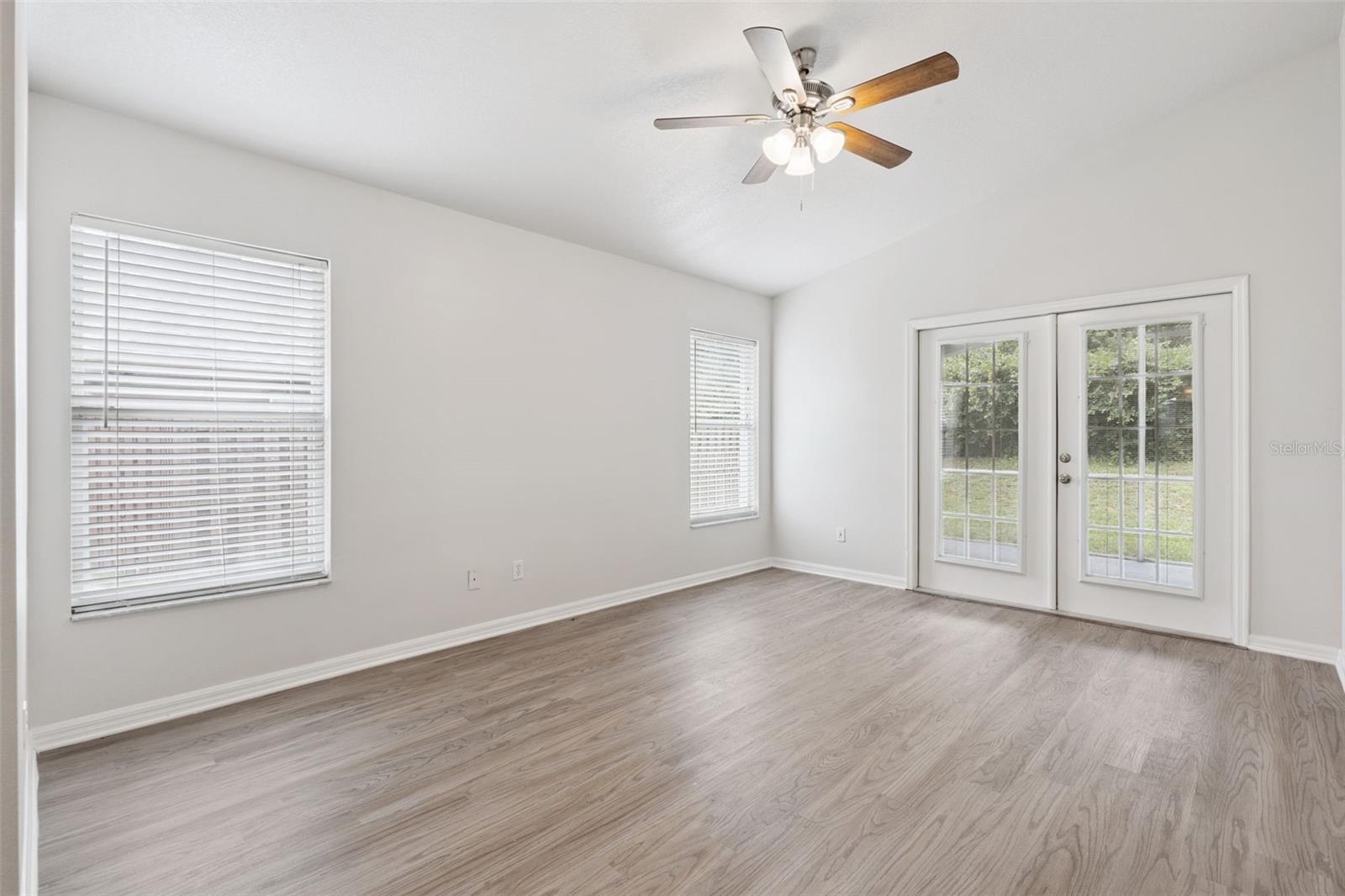 5483 GLEN OAK PL — photo 10