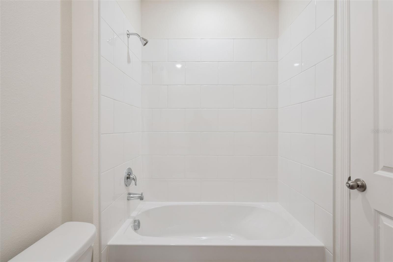 2516 DORSET CT — photo 8
