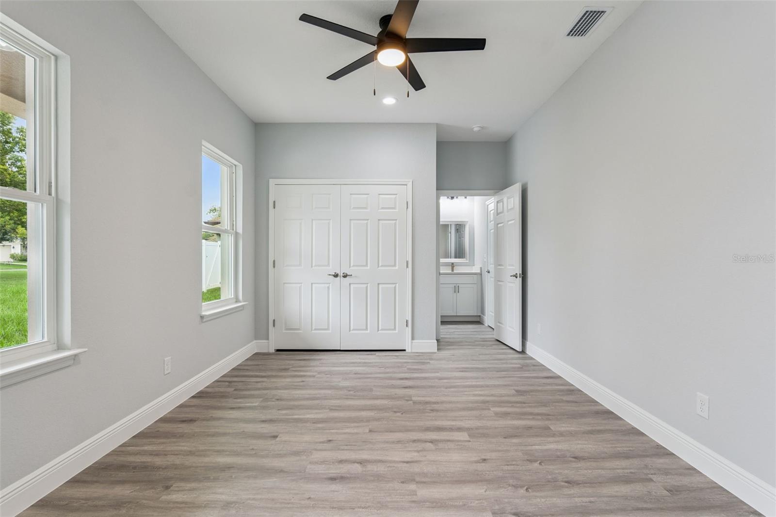 2043 WATERSEDGE DR — photo 11