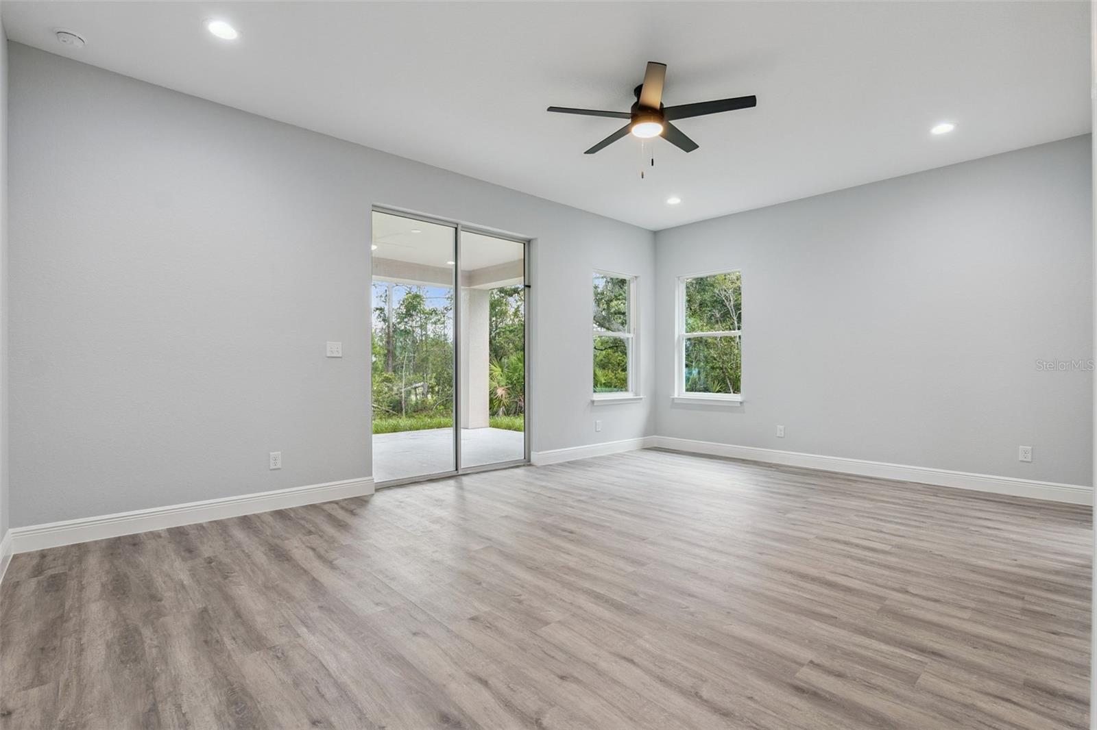 2043 WATERSEDGE DR — photo 12