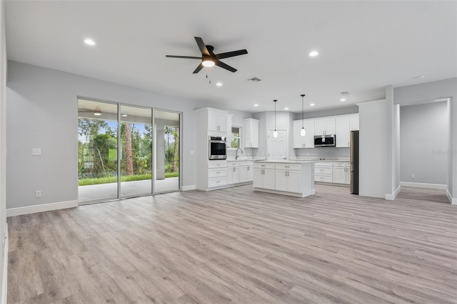 2043 WATERSEDGE DR — photo 5