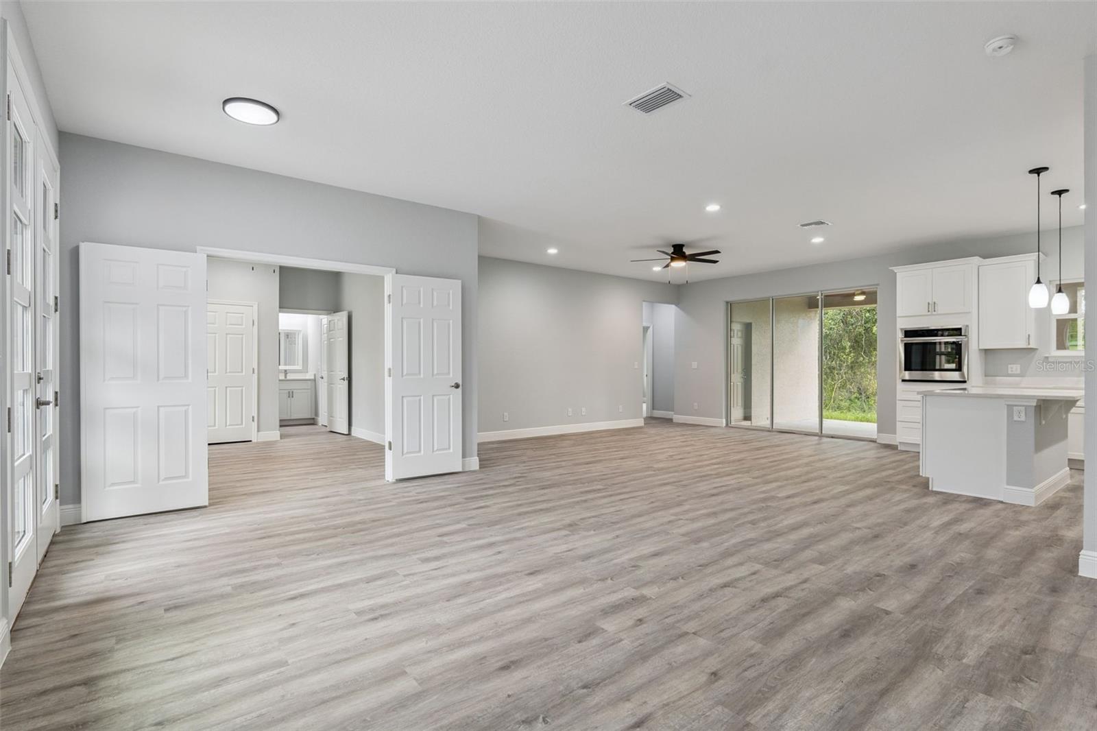2043 WATERSEDGE DR — photo 9