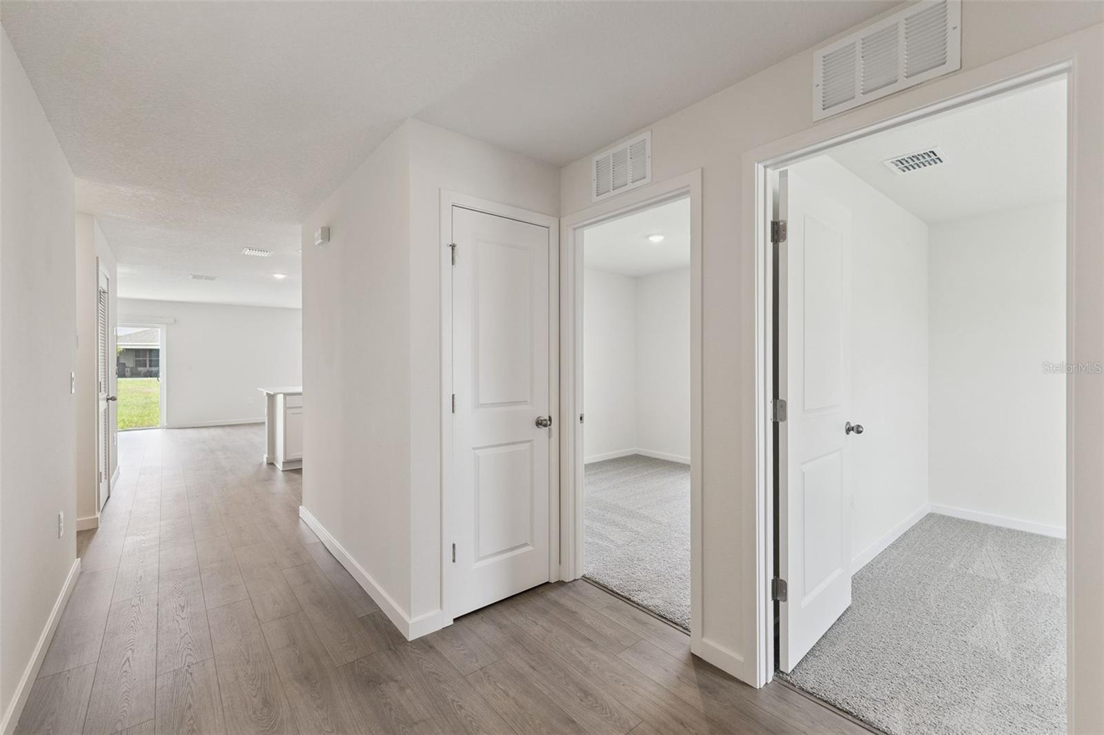 141 HEIRLOOM DR — photo 12
