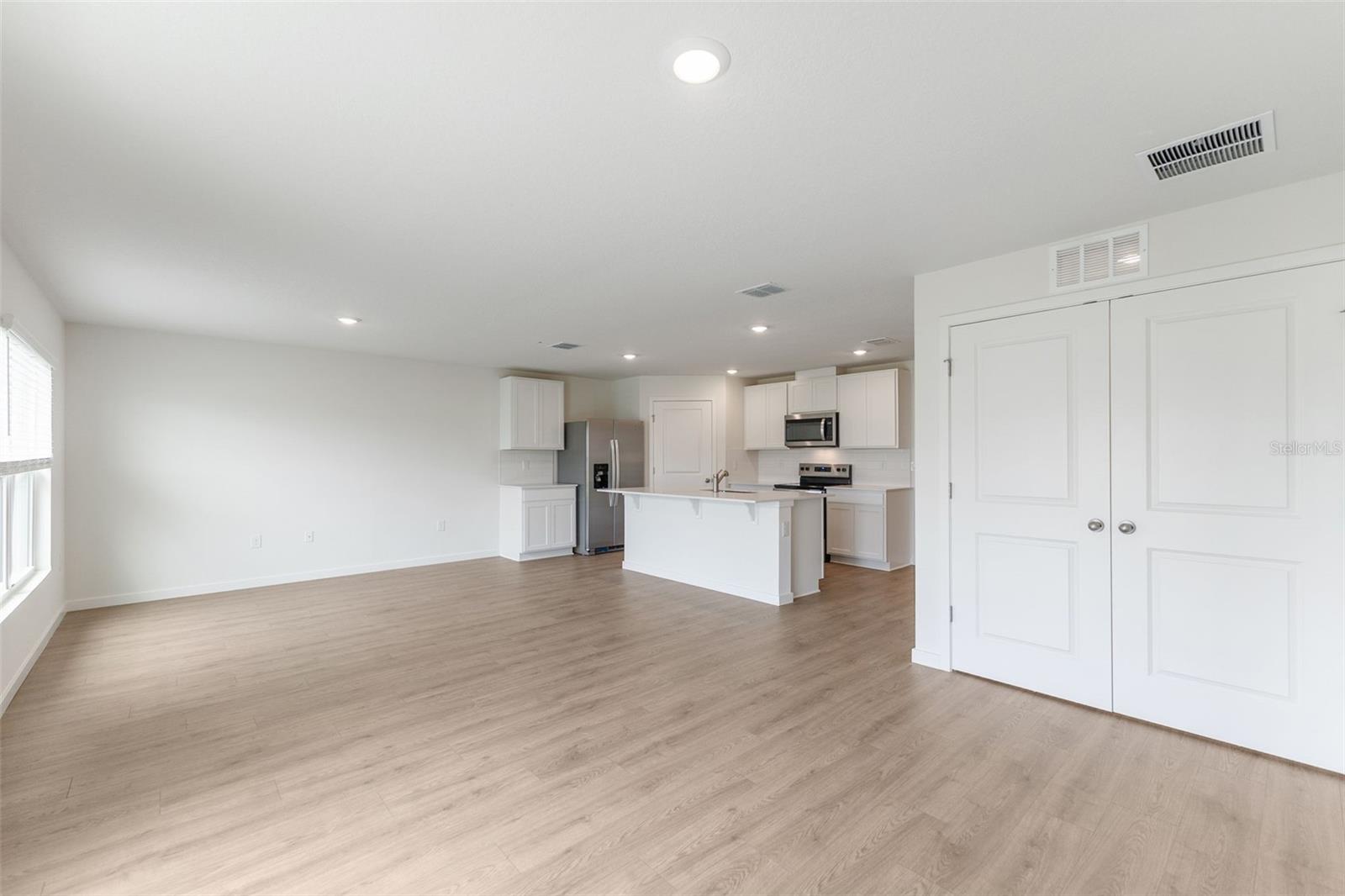 141 HEIRLOOM DR — photo 3