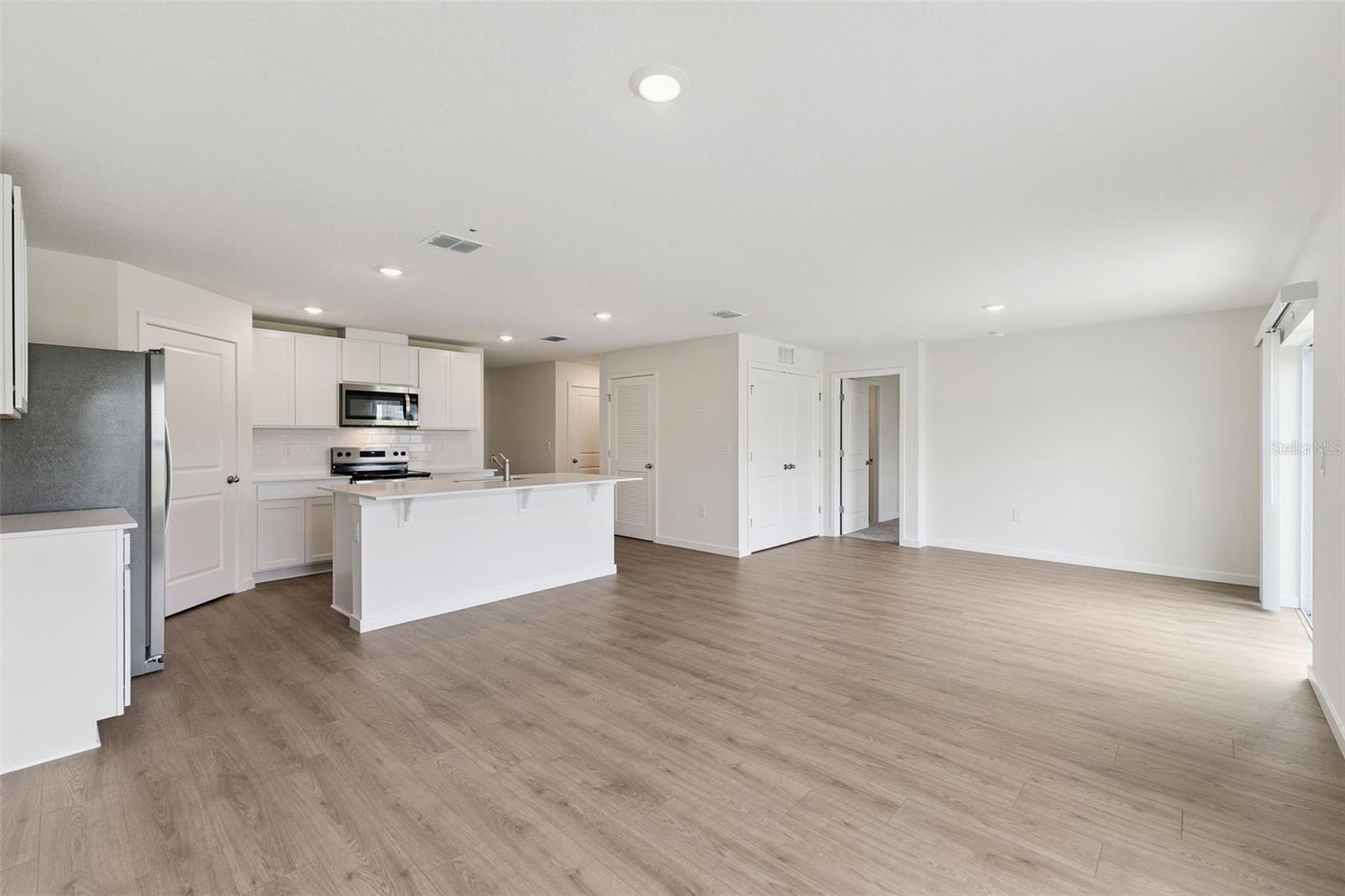 141 HEIRLOOM DR — photo 4