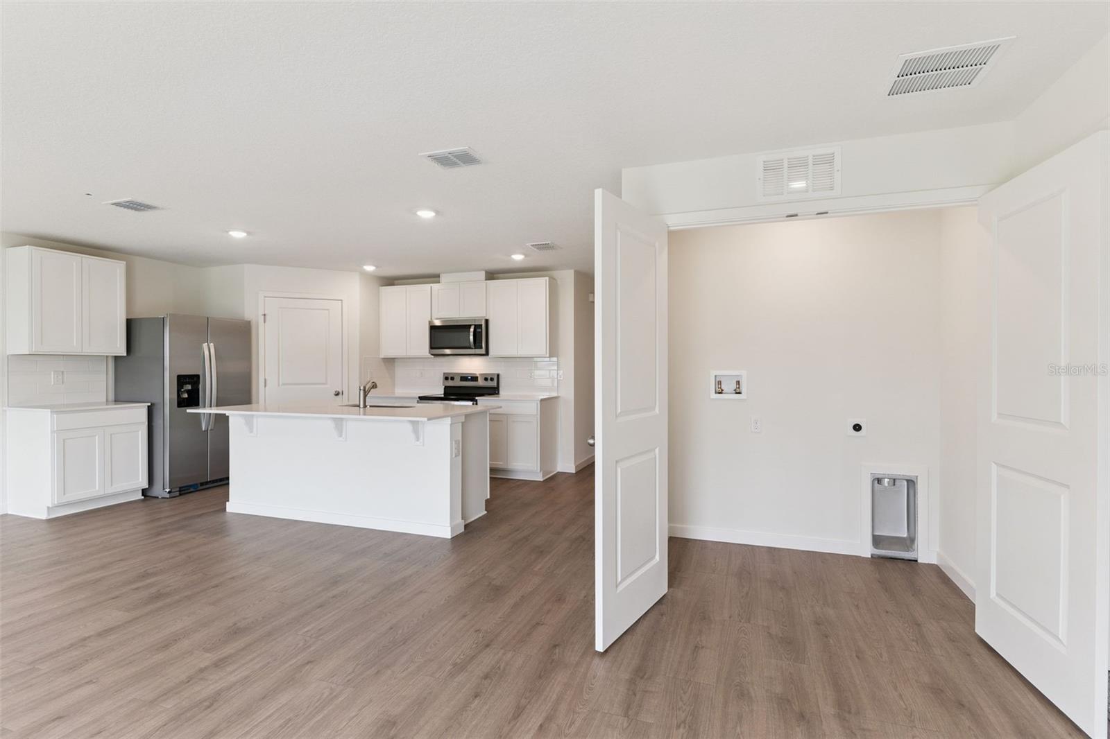 141 HEIRLOOM DR — photo 6