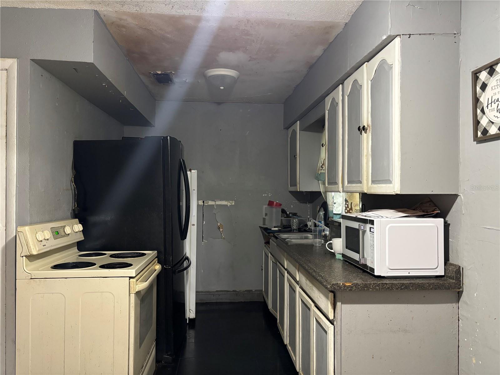 2222 HARTWELL AVE — photo 4
