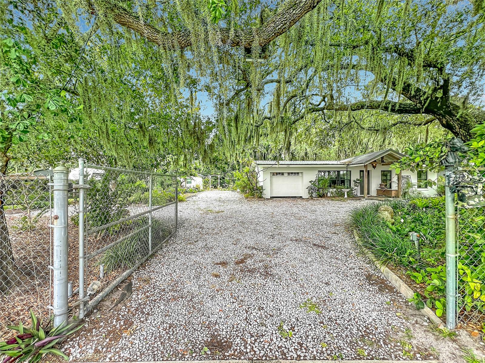 3851 S SANFORD AVE — photo 3