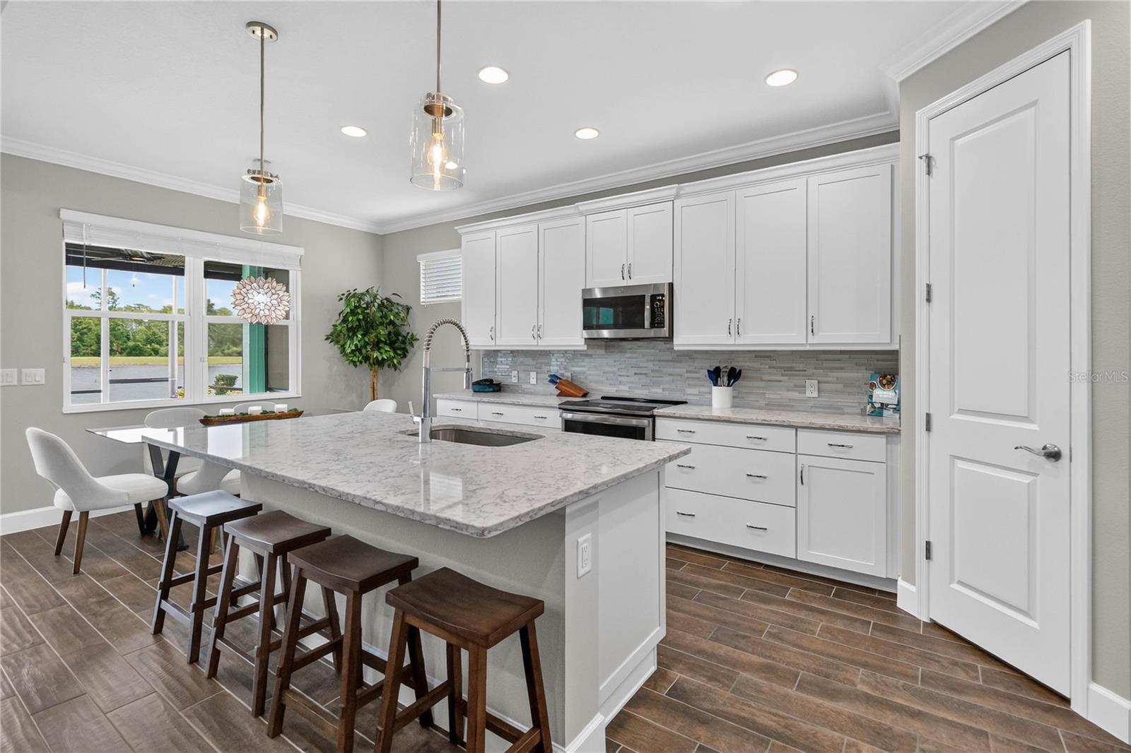 341 COMPASS ROSE DR — photo 9