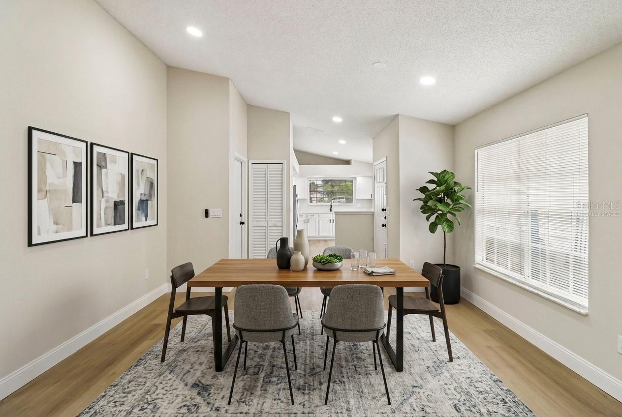 106 LAMPLIGHTER DR — photo 3
