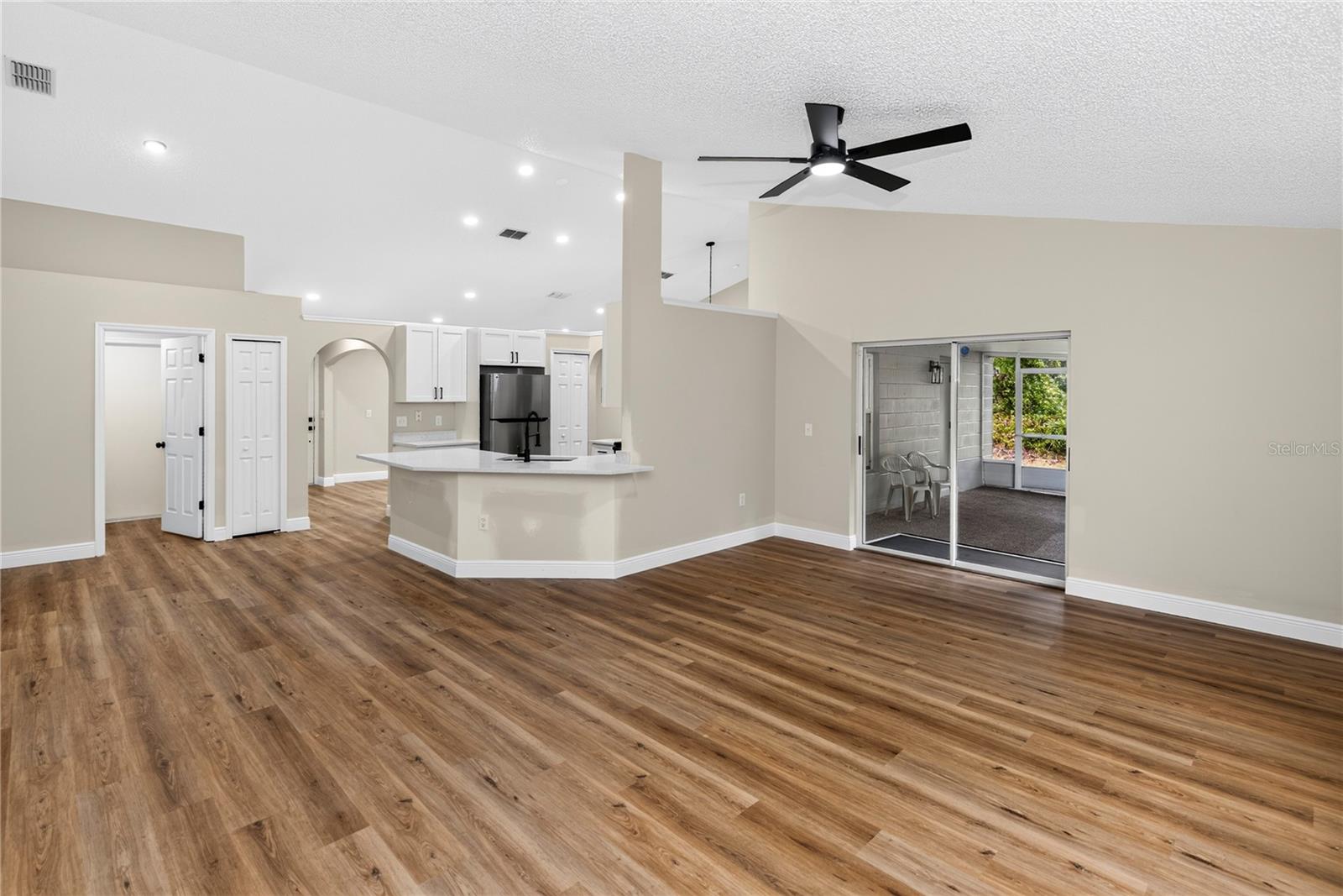 2190 GLENLOCK DR — photo 6
