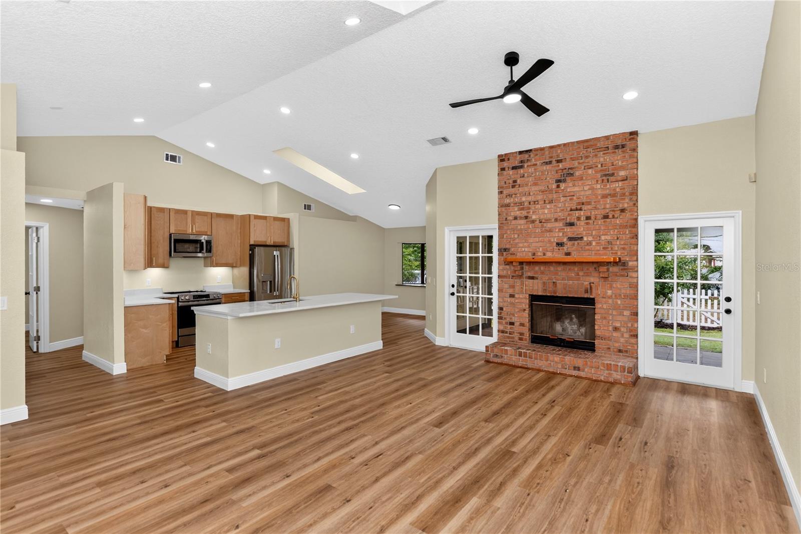 329 SUN OAKS CT — photo 7