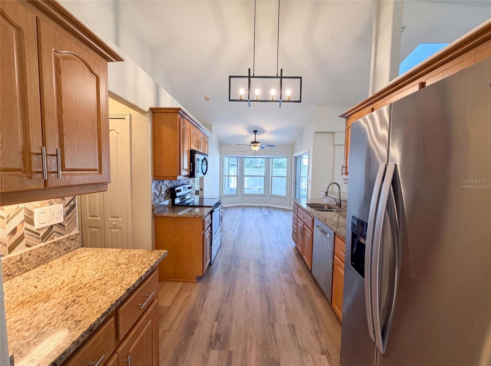 431 HARBOUR LIGHTS DR — photo 2