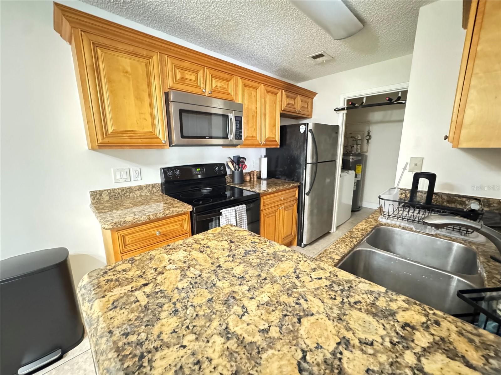 2504 GRASSY POINT DR #202 — photo 2