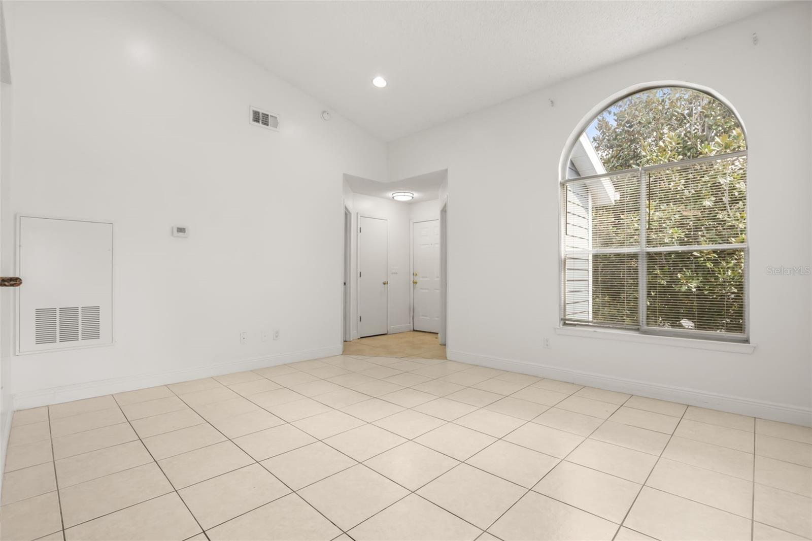 2584 GRASSY POINT DR #204 — photo 5