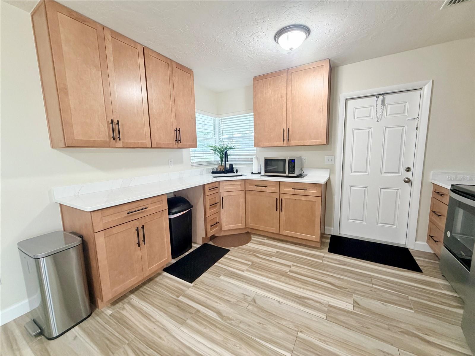 1650 HASTINGS DR — photo 4