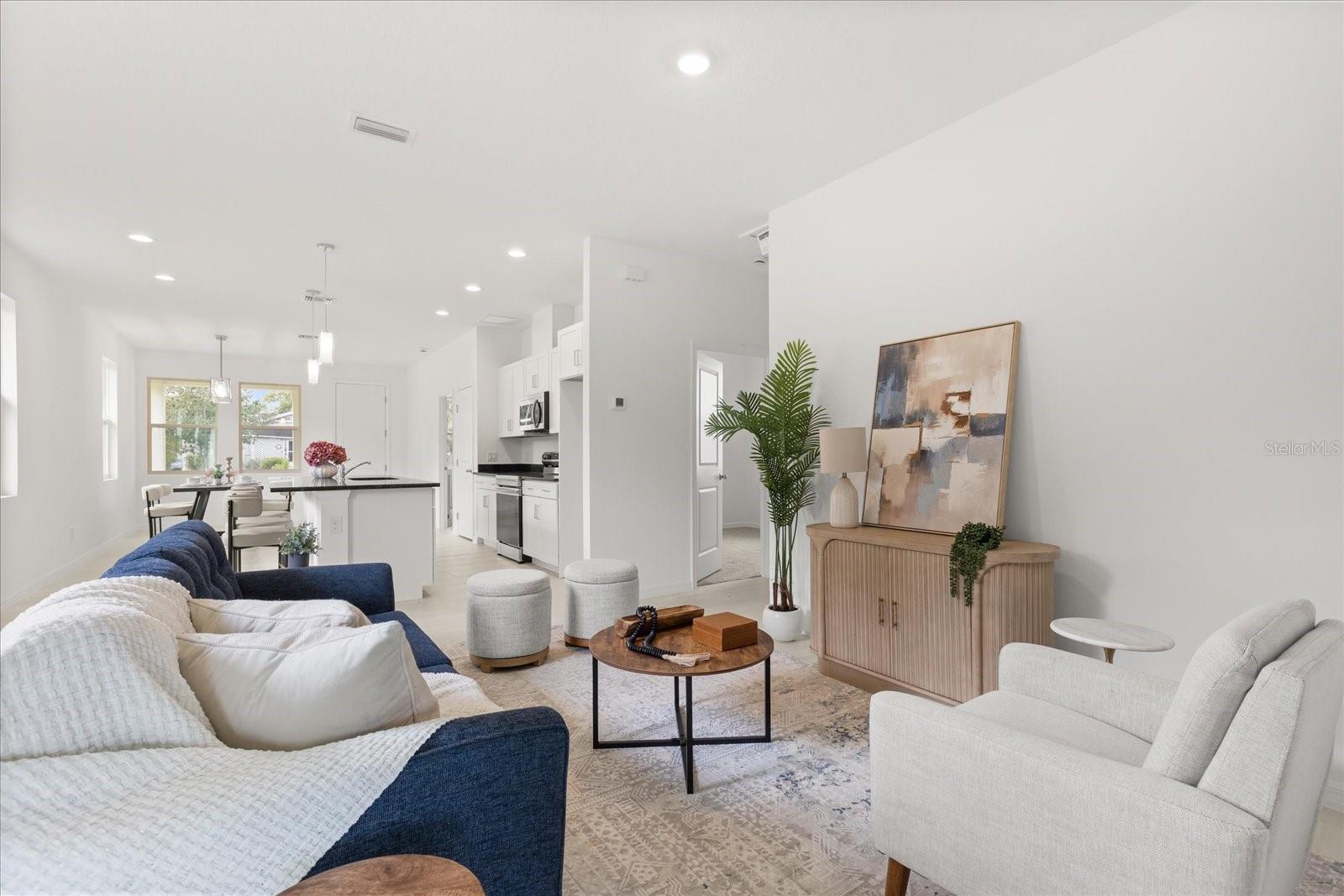 817 S LOCUST AVE — photo 10