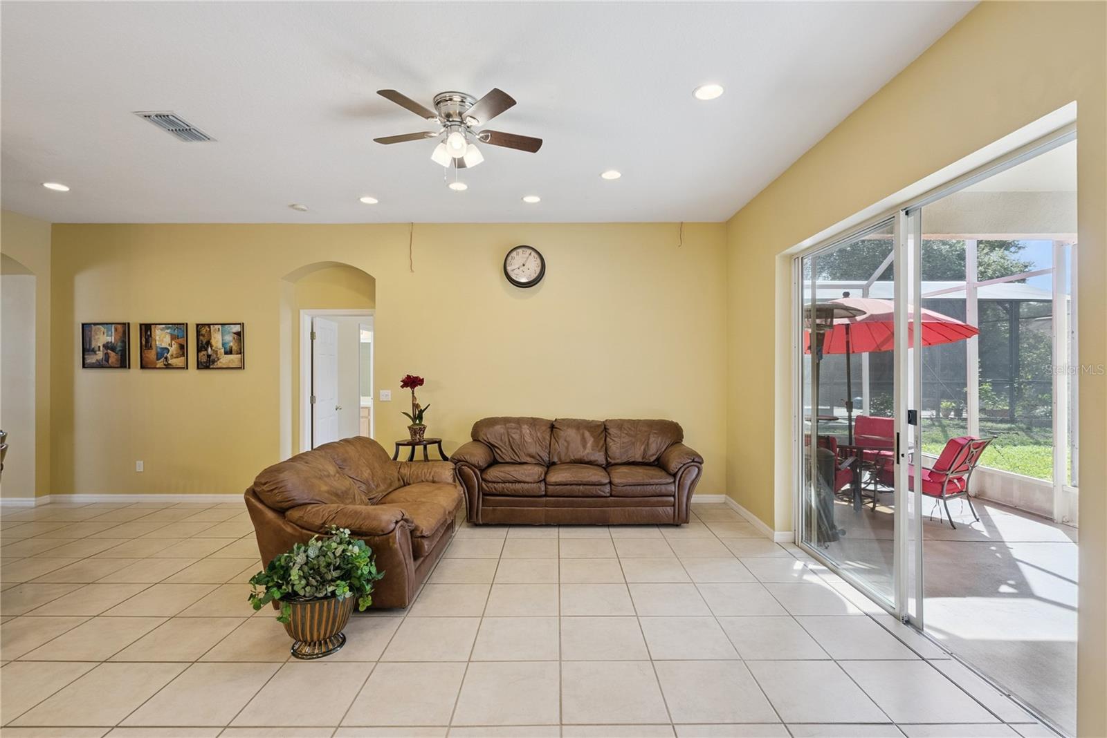 1040 KERSFIELD CIR — photo 8