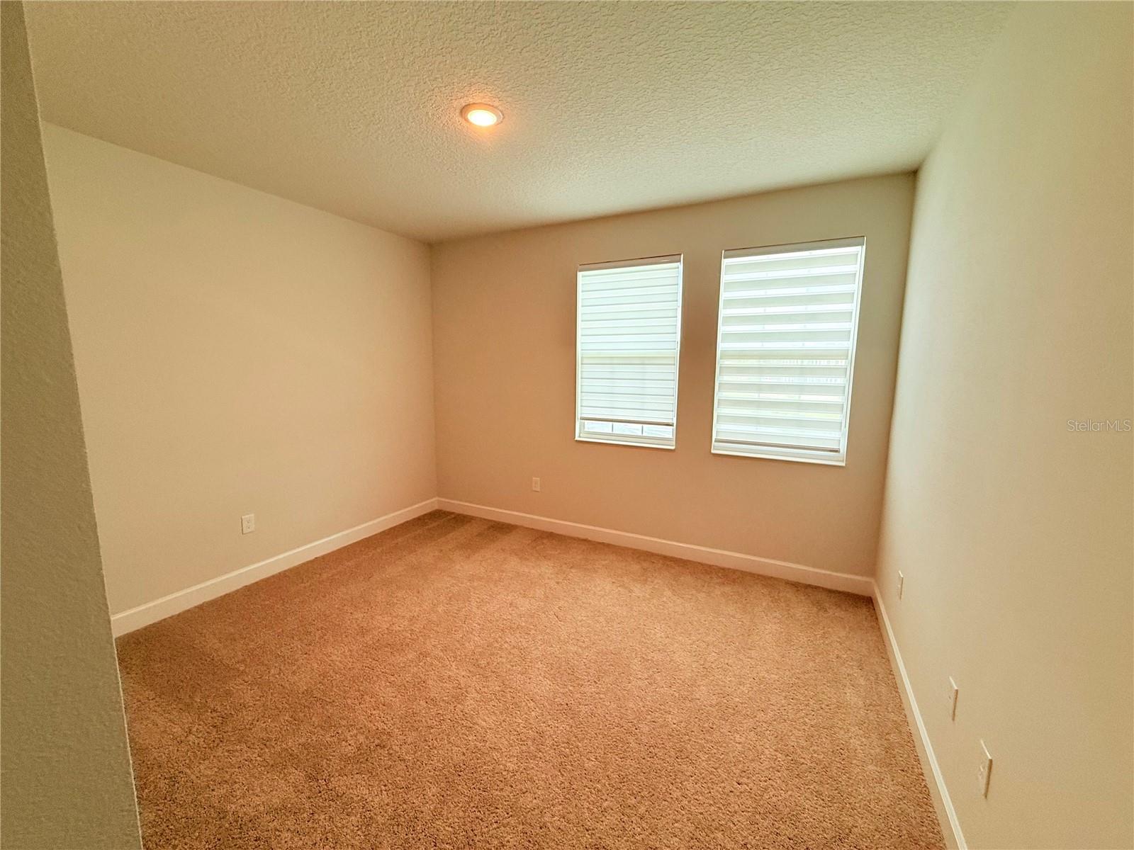 237 STATION LN — photo 12