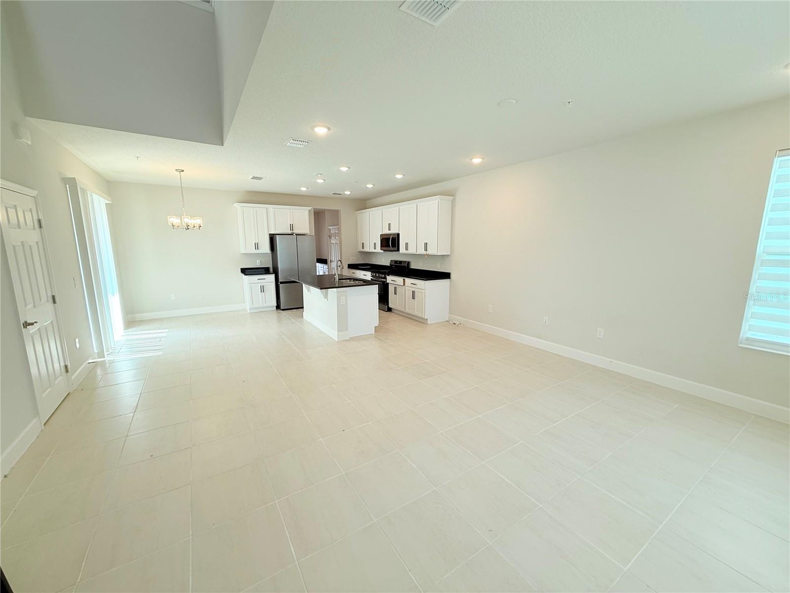 237 STATION LN — photo 3