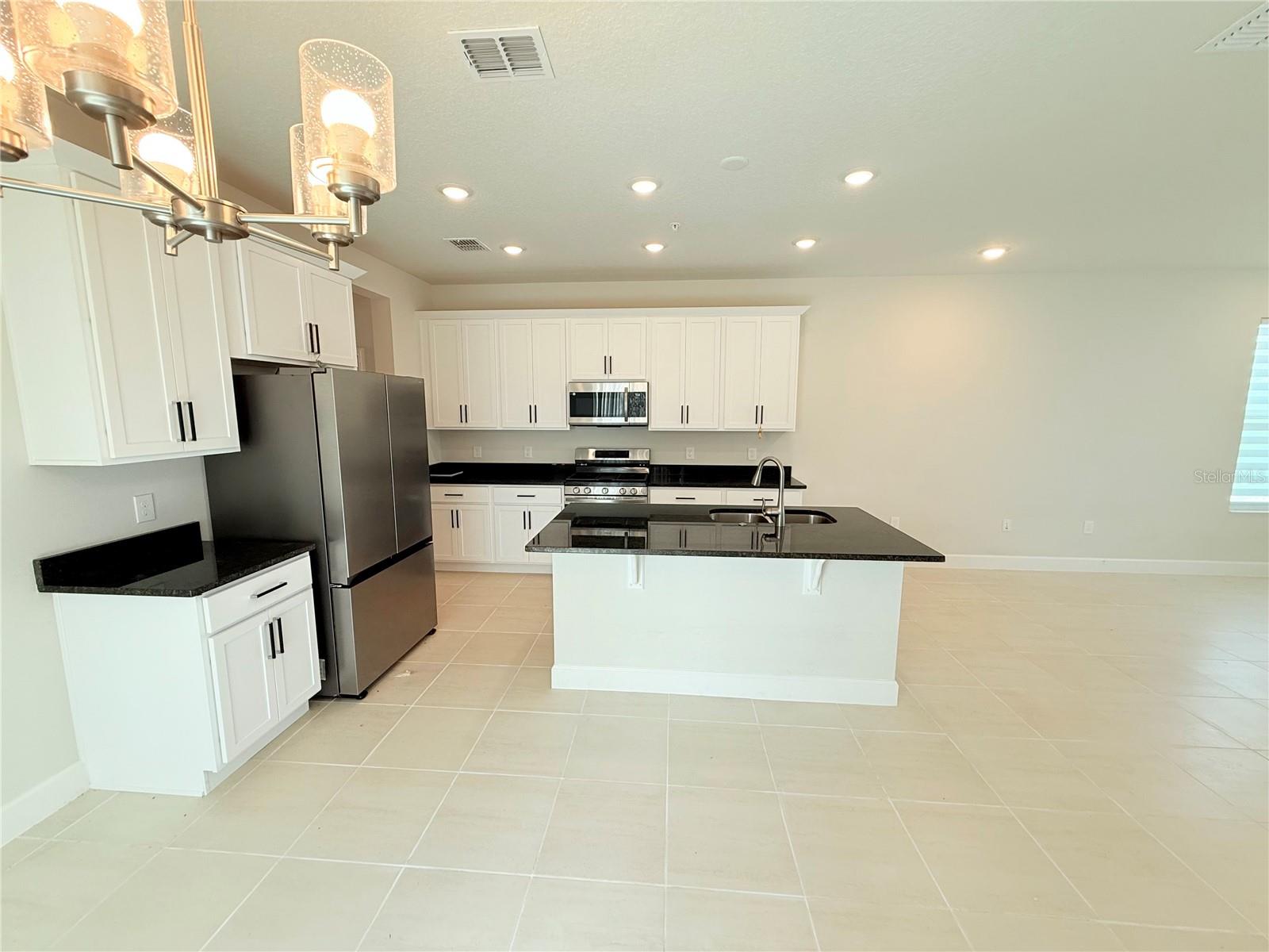 237 STATION LN — photo 4