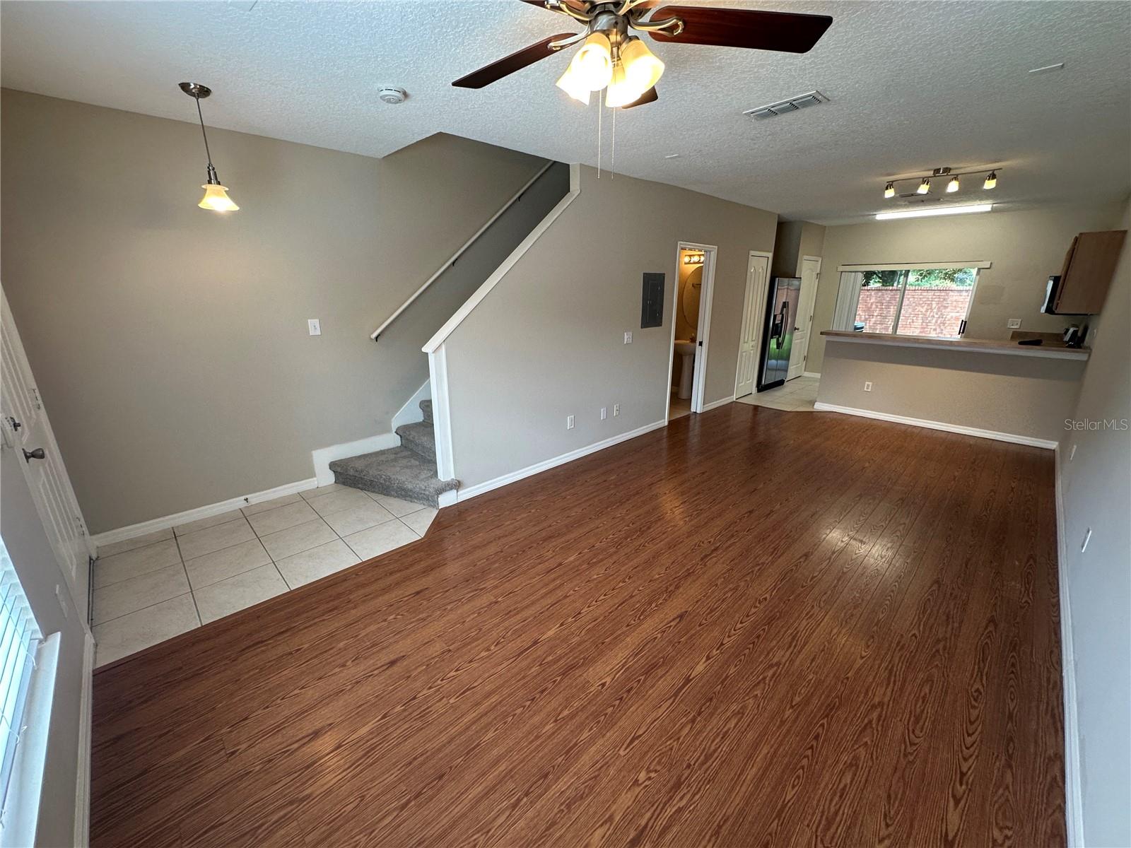 538 WILTON CIR — photo 3