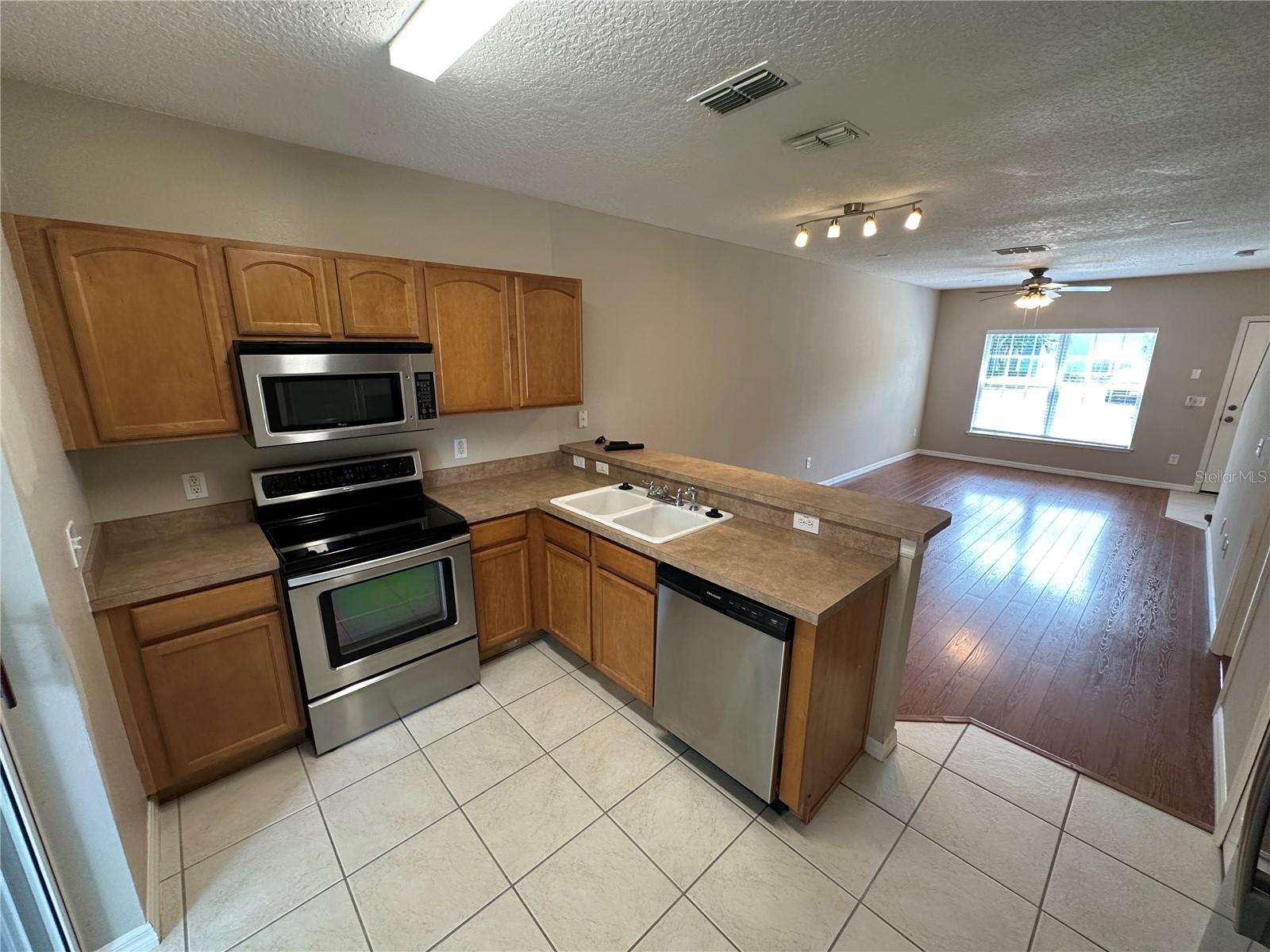 538 WILTON CIR — photo 5