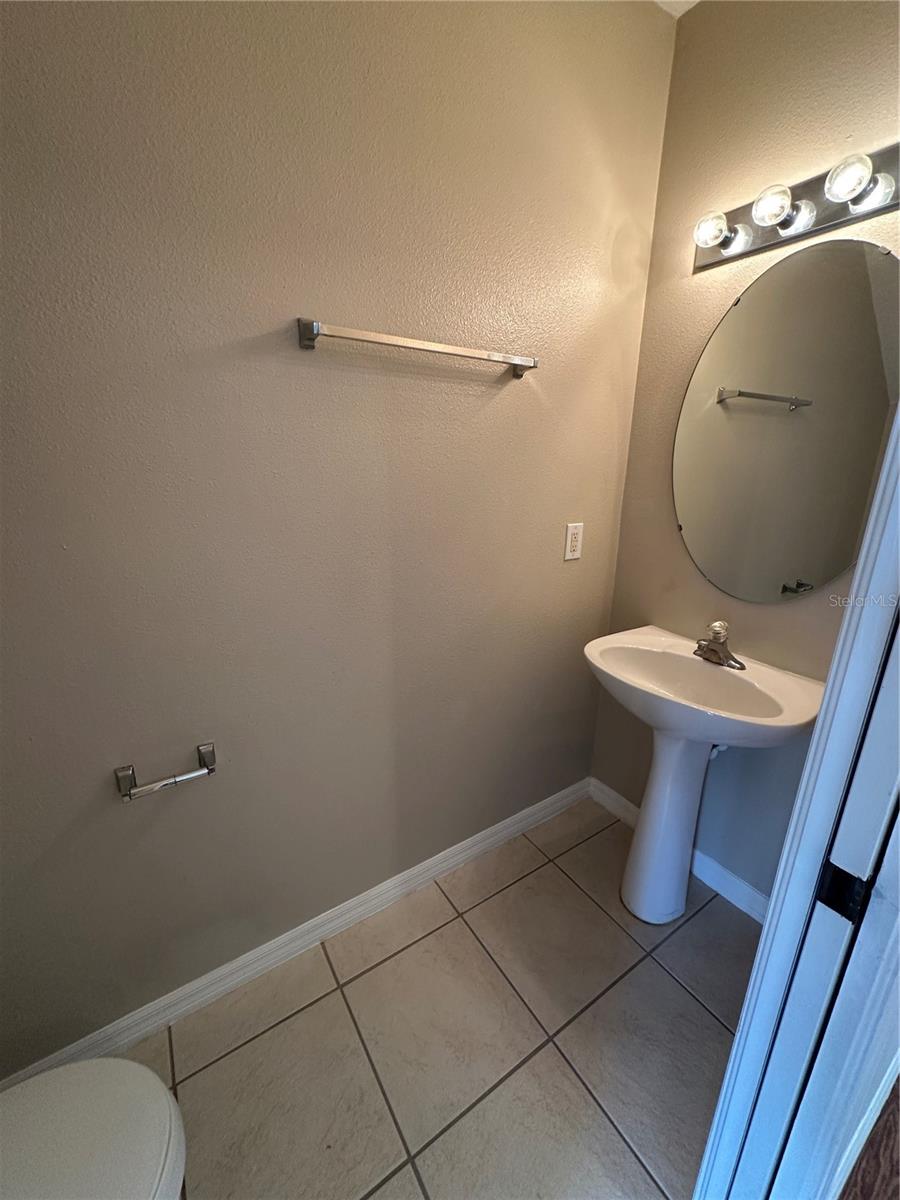 538 WILTON CIR — photo 9
