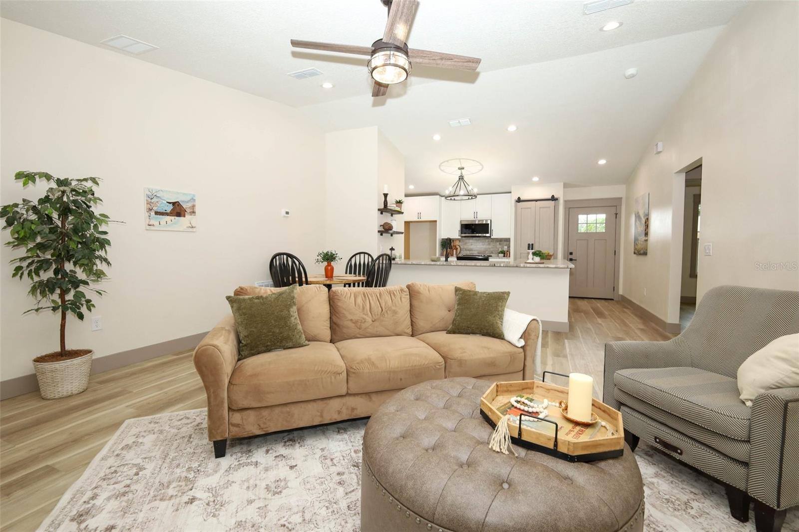 940 S DEAN CIR — photo 10