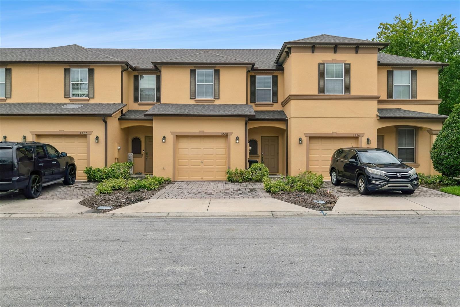 1220 TWIN TREES LN — photo 2