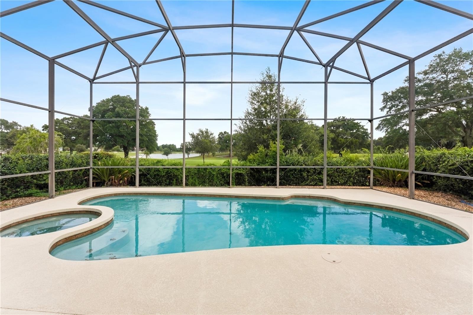 1240 GLENCREST DR — photo 3