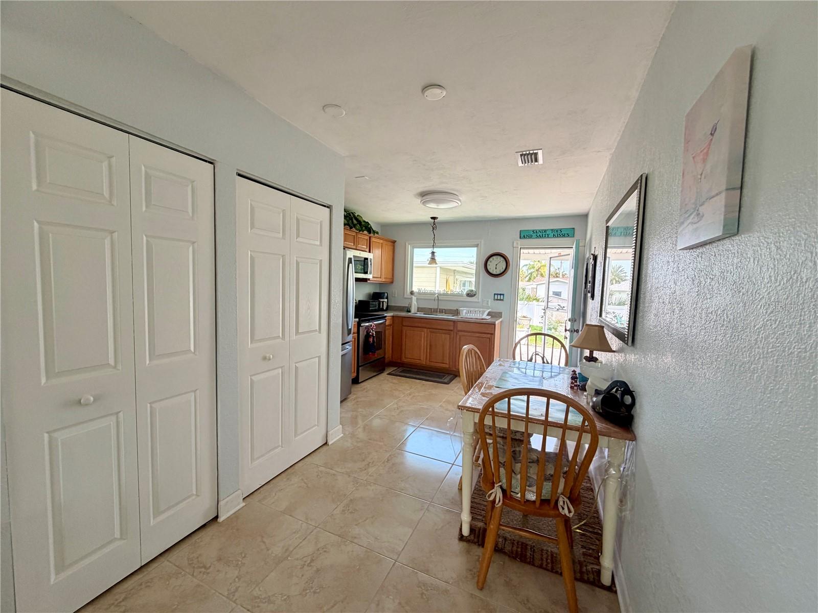 231 WILLIAMS AVE — photo 9