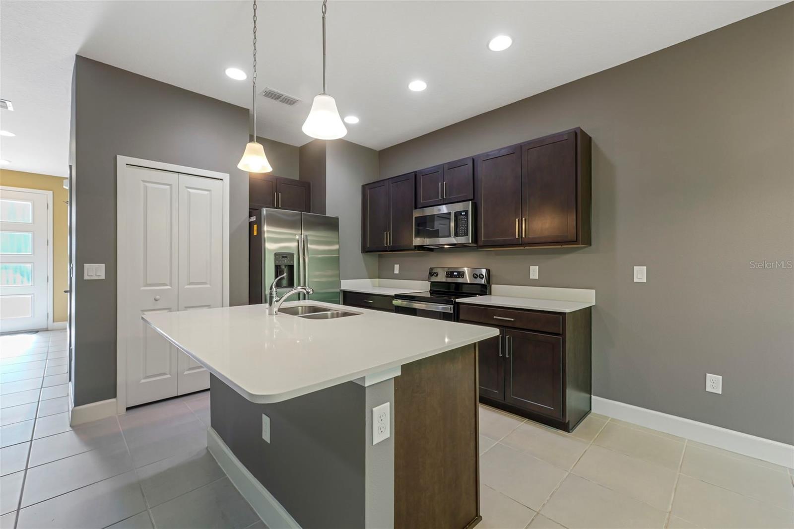 1370 CAPTIVA CV — photo 8