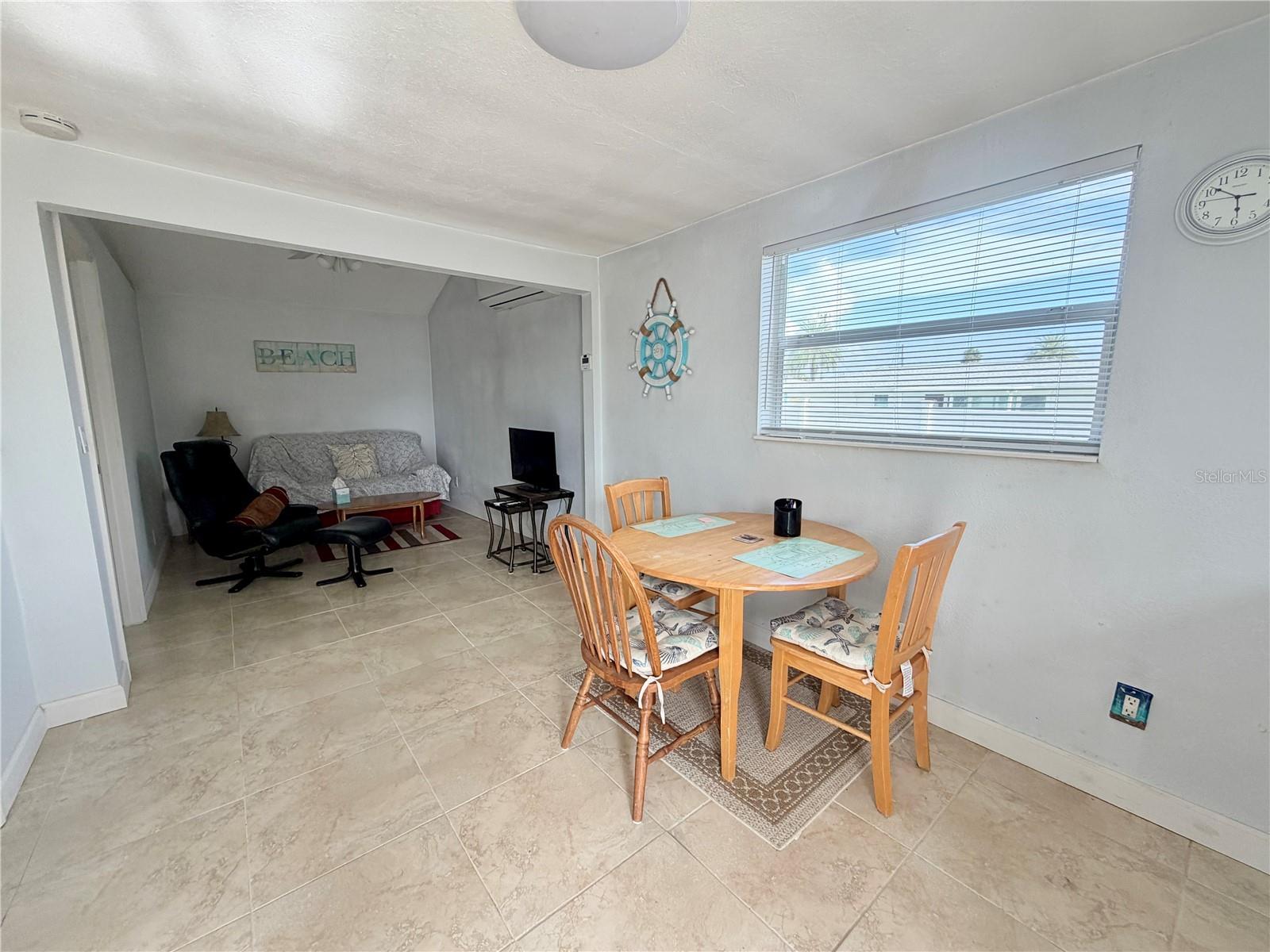 233 WILLIAMS AVE — photo 6