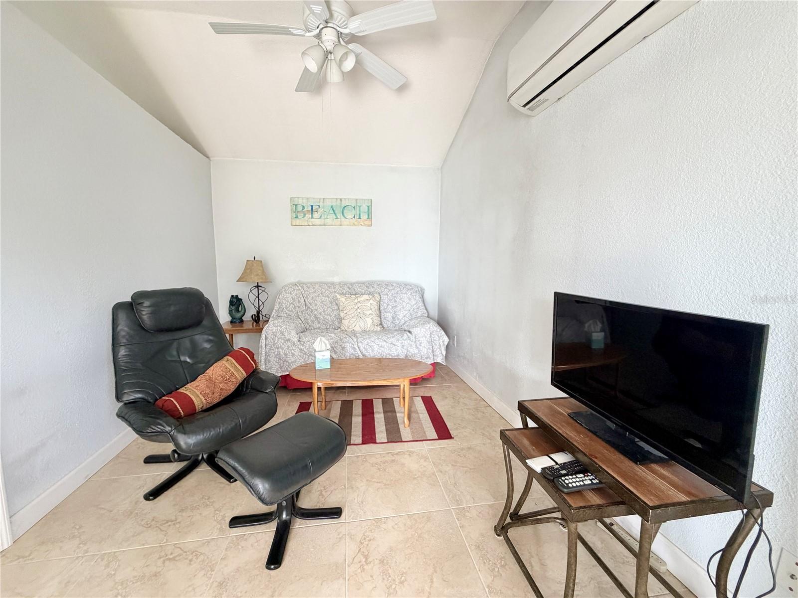 233 WILLIAMS AVE — photo 7